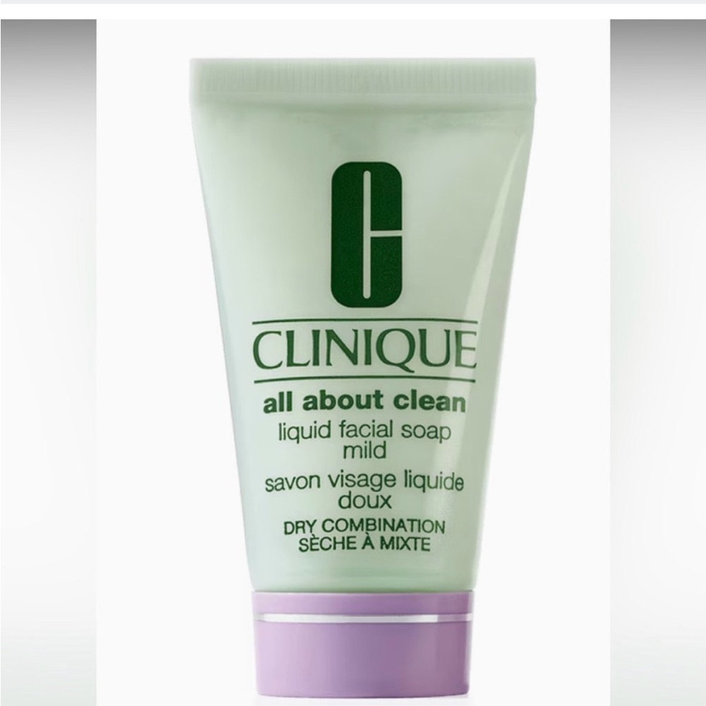 Clinique BUNDLE 4 facial products and makeup pouch - Picture 3 of 6